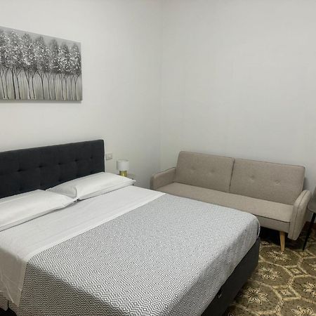 Larisa Home Apartment Roma Exterior foto